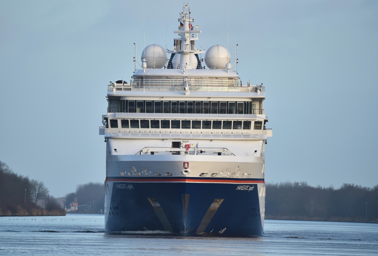 Das Edel-Expeditionsschiff „Hanseatic Spirit“ musste die Traumreise abrechnen und nach Hamburg zurück fahren (Archivfoto).