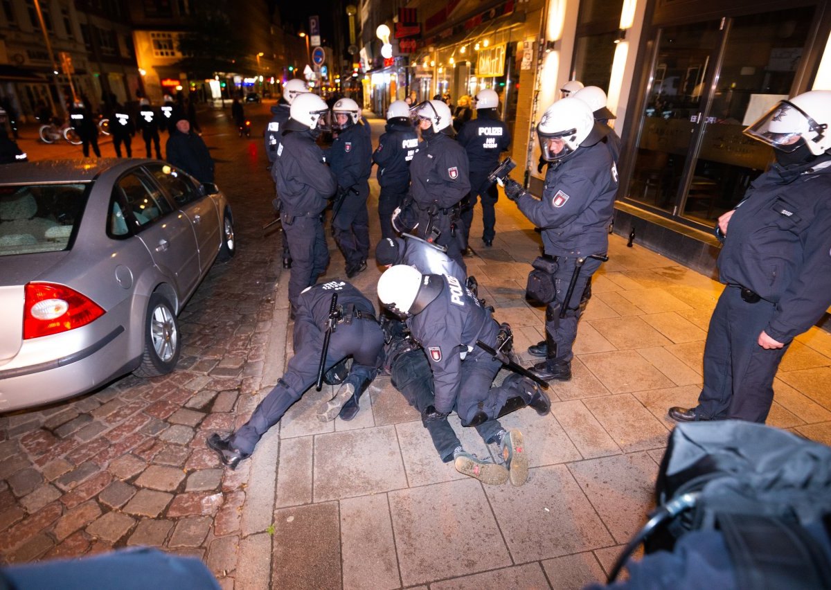 Schleswig-Holstein Gefahr Alarm Bilanz Extremismus Rechtsextremismus Islamismus.jpg