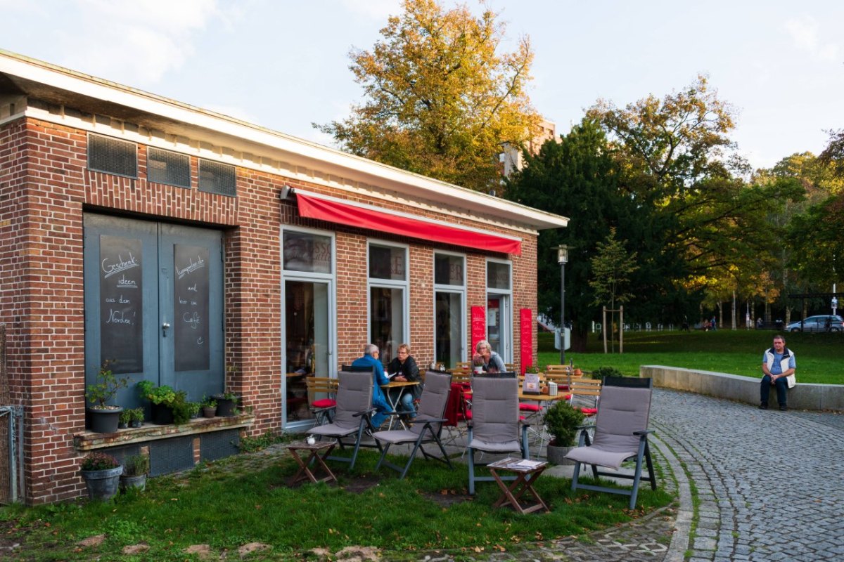 Schleswig-Holstein Kiel Café Luna Diebstahl Blumen.jpg