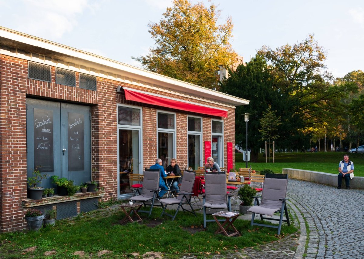 Schleswig-Holstein Kiel Café Luna Diebstahl Blumen.jpg