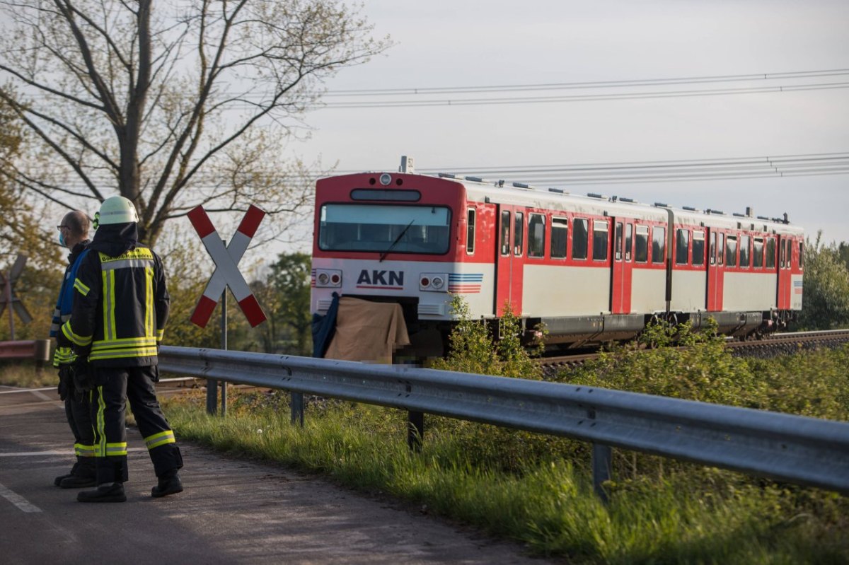 Schleswig-Holstein Zug Bahn Unfall Unglück Rentner