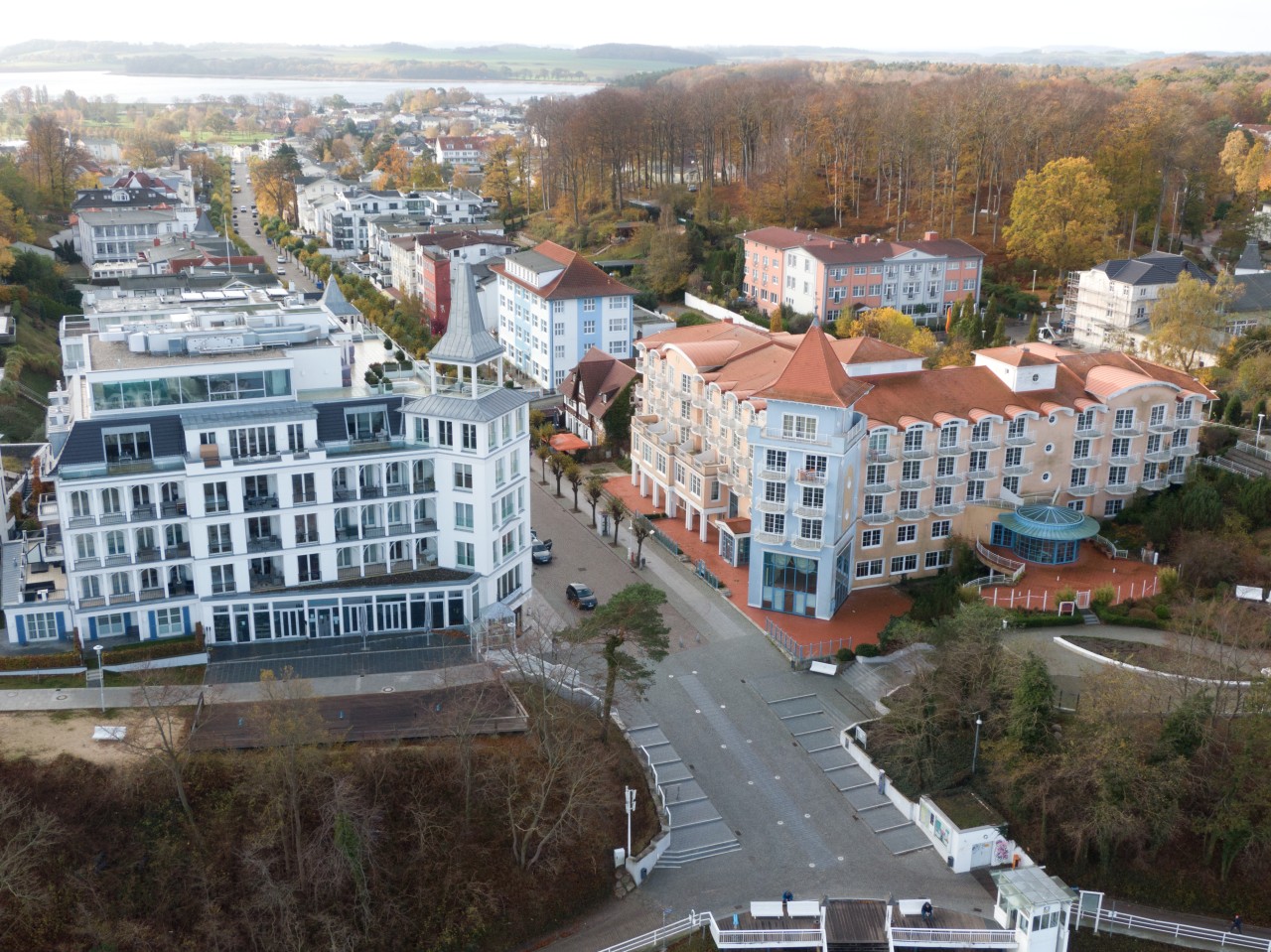 Blick auf die Kurhäuser in Sellin auf Rügen