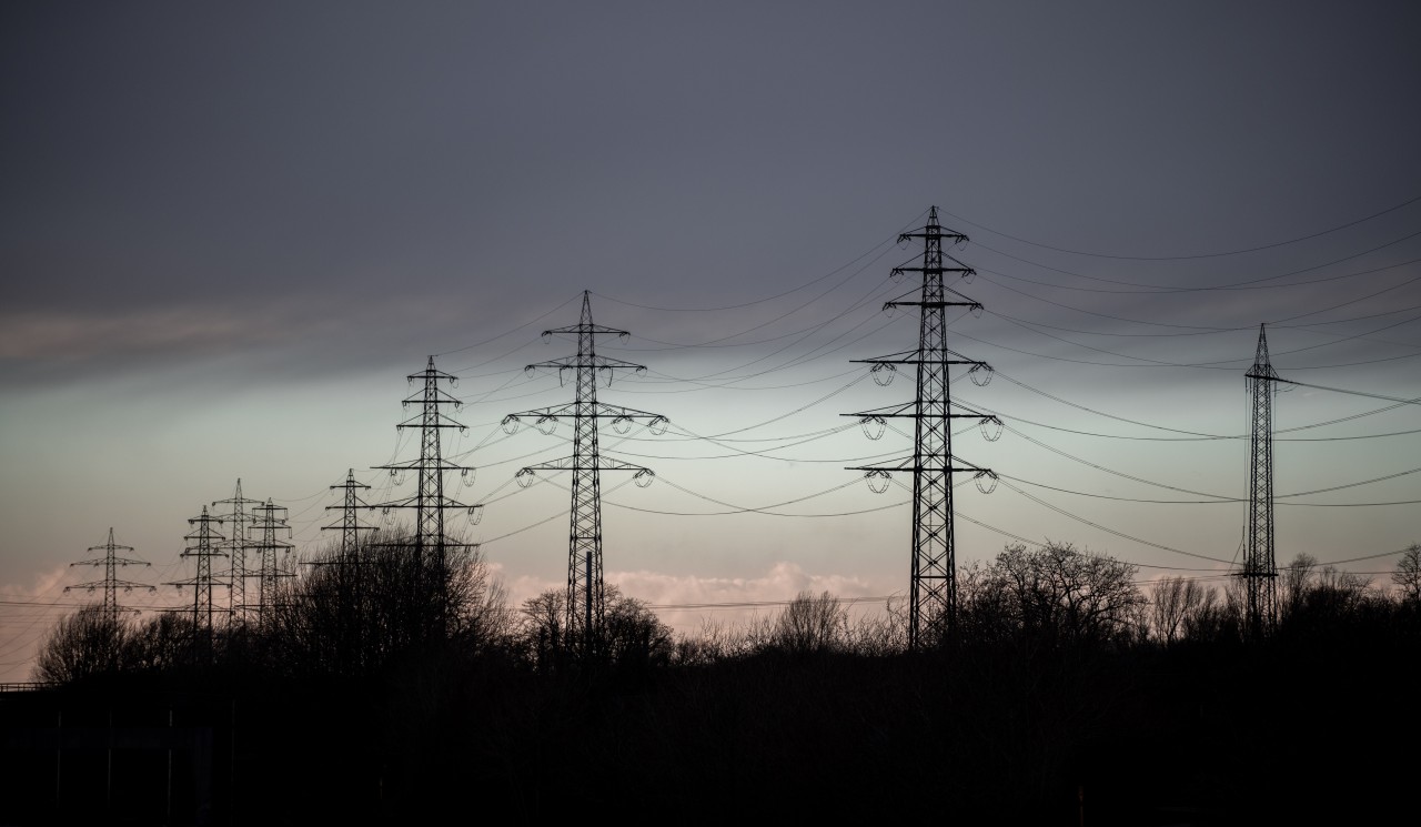 Besonders gefährdet: Strommasten während der Orkantiefs in Norddeutschland.