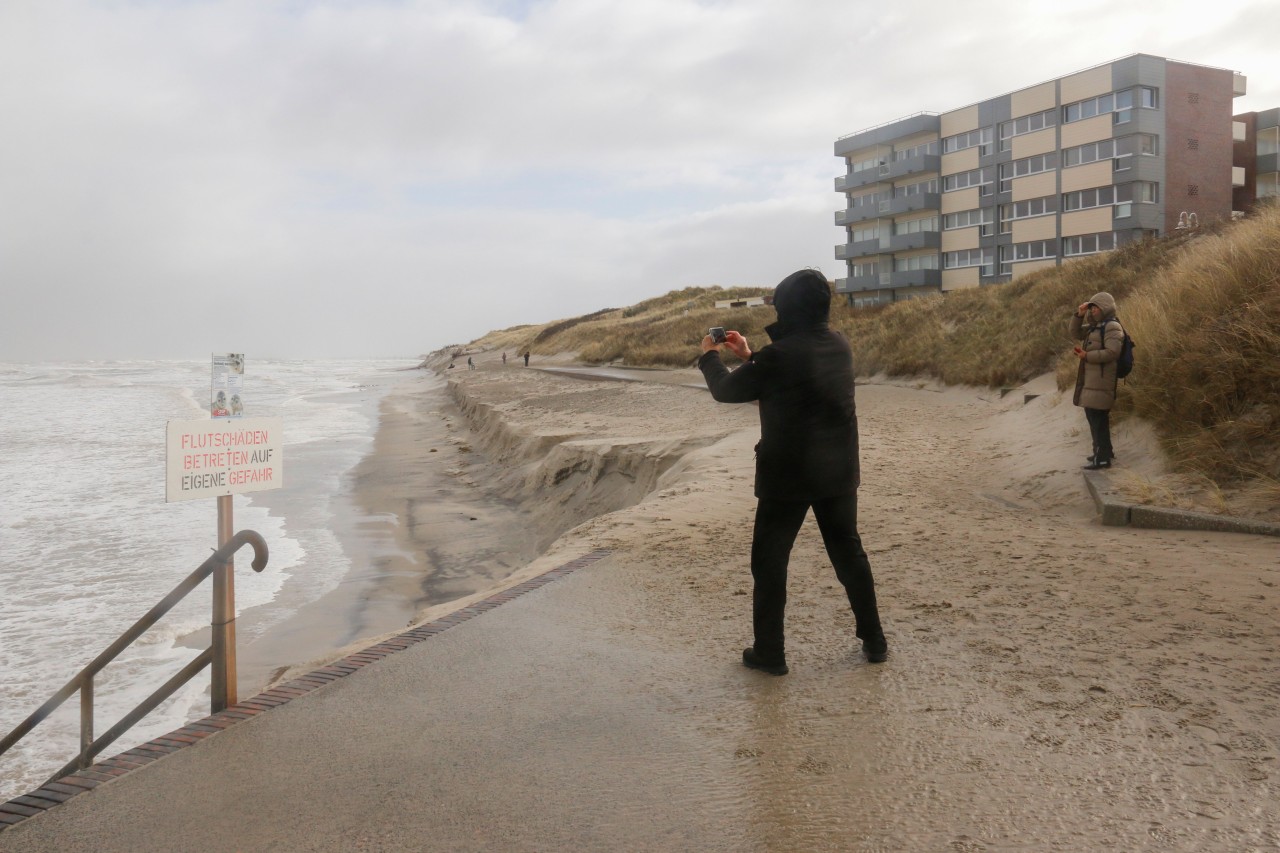 Schon nach dem Sturmtief „Ylenia“ war der Strand von Wangerooge in einem verheerenden Zustand – jetzt ist noch schlimmer.