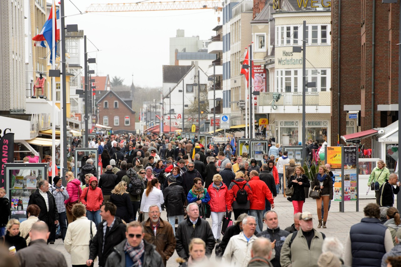 Volle Straßen in Westerland kennen die Sylter (Archivbild). 