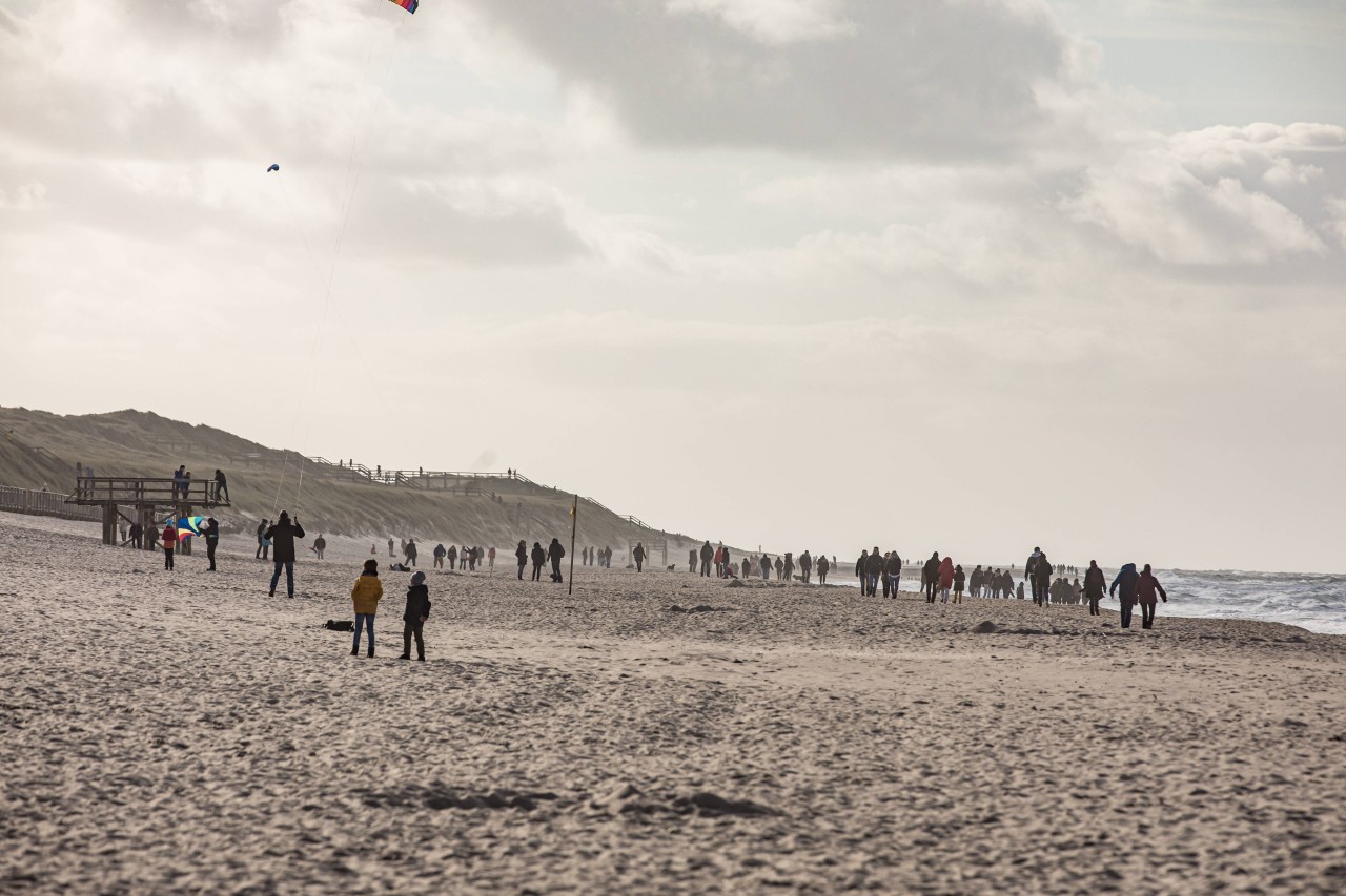 Auf Sylt präsentieren sich die Wolken und das Wetter manchmal besonders beeindruckend. (Symbolbild) 