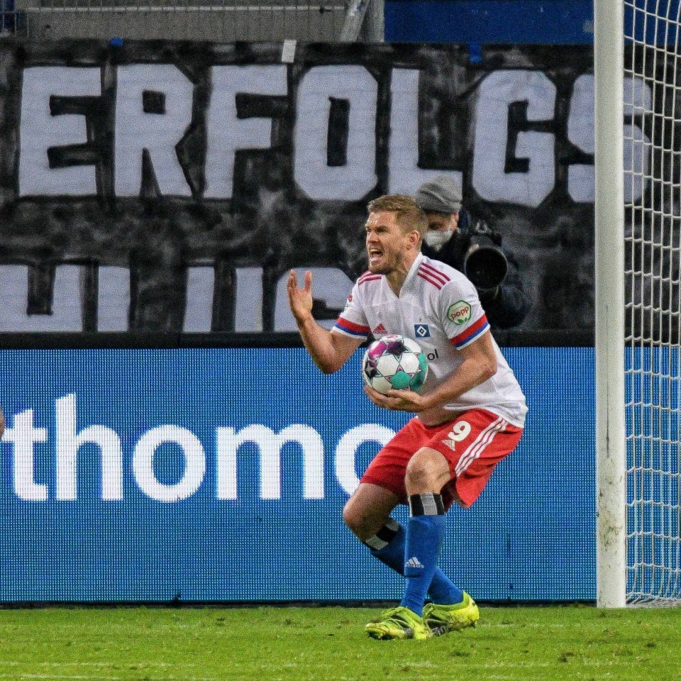 Simon Terodde verlässt den Hamburger SV im Sommer.