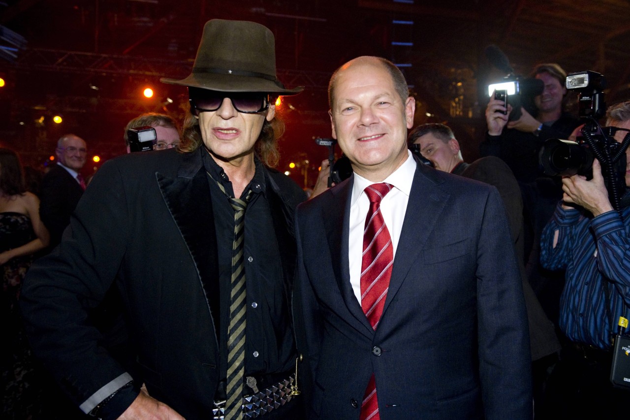 Udo Lindenberg und Olaf Scholz beim Deutschen Radiopreis 2012. 