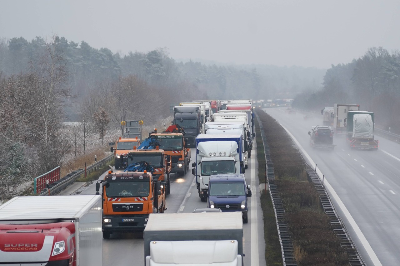 Ein Lkw-Fahrer auf der A7 bei Hamburg war ziemlich gefährlich unterwegs (Symbolfoto).