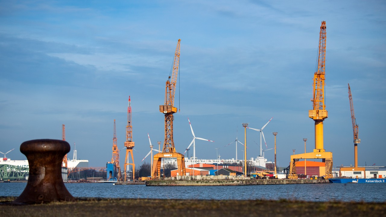 In der Lloyd Werft in Bremerhaven soll das Aida-Schiff wieder fit gemacht werden.
