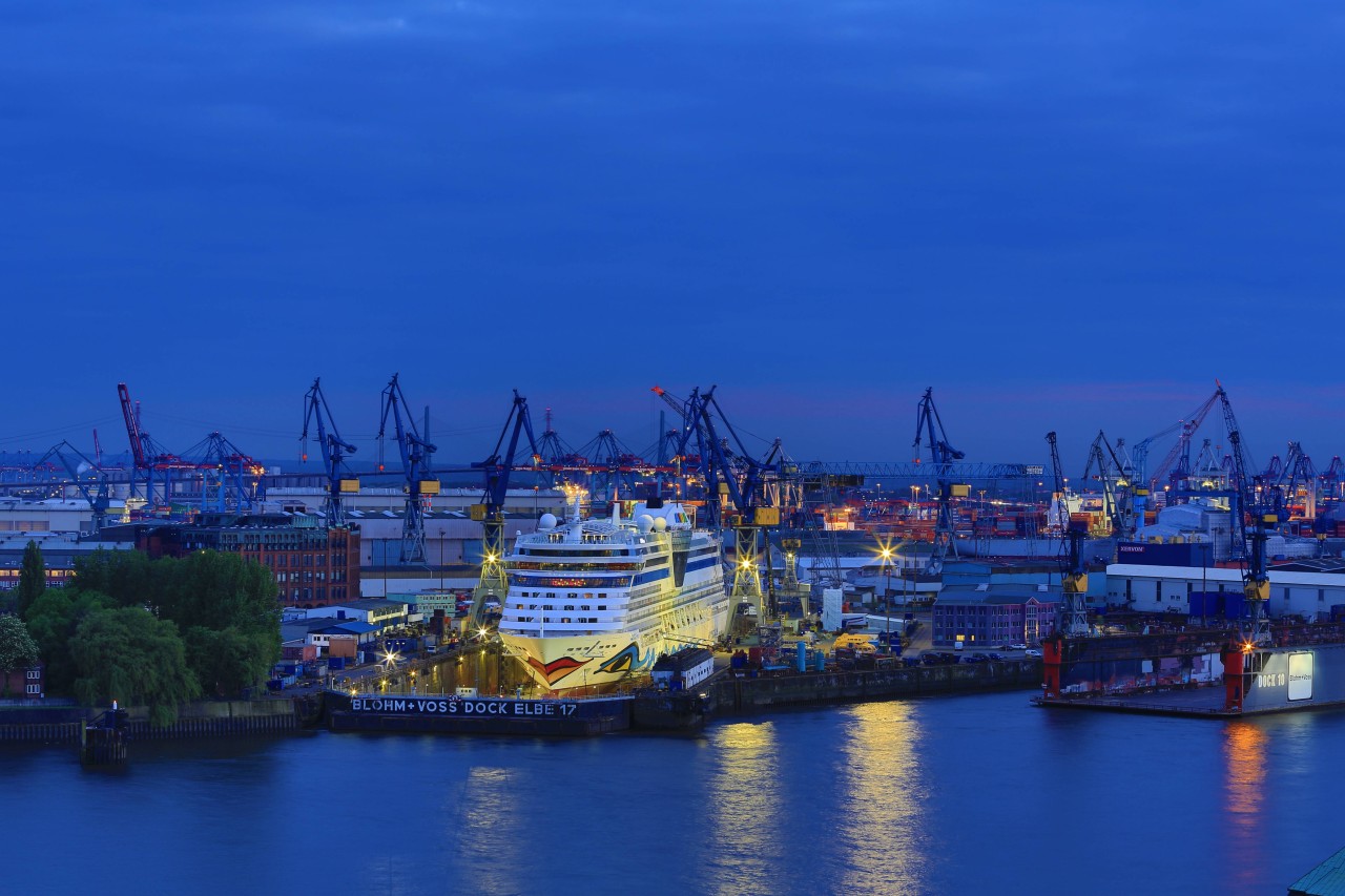 „Aida Luna“, hier im Dock der Werft Blohm und Voss in Hamburg