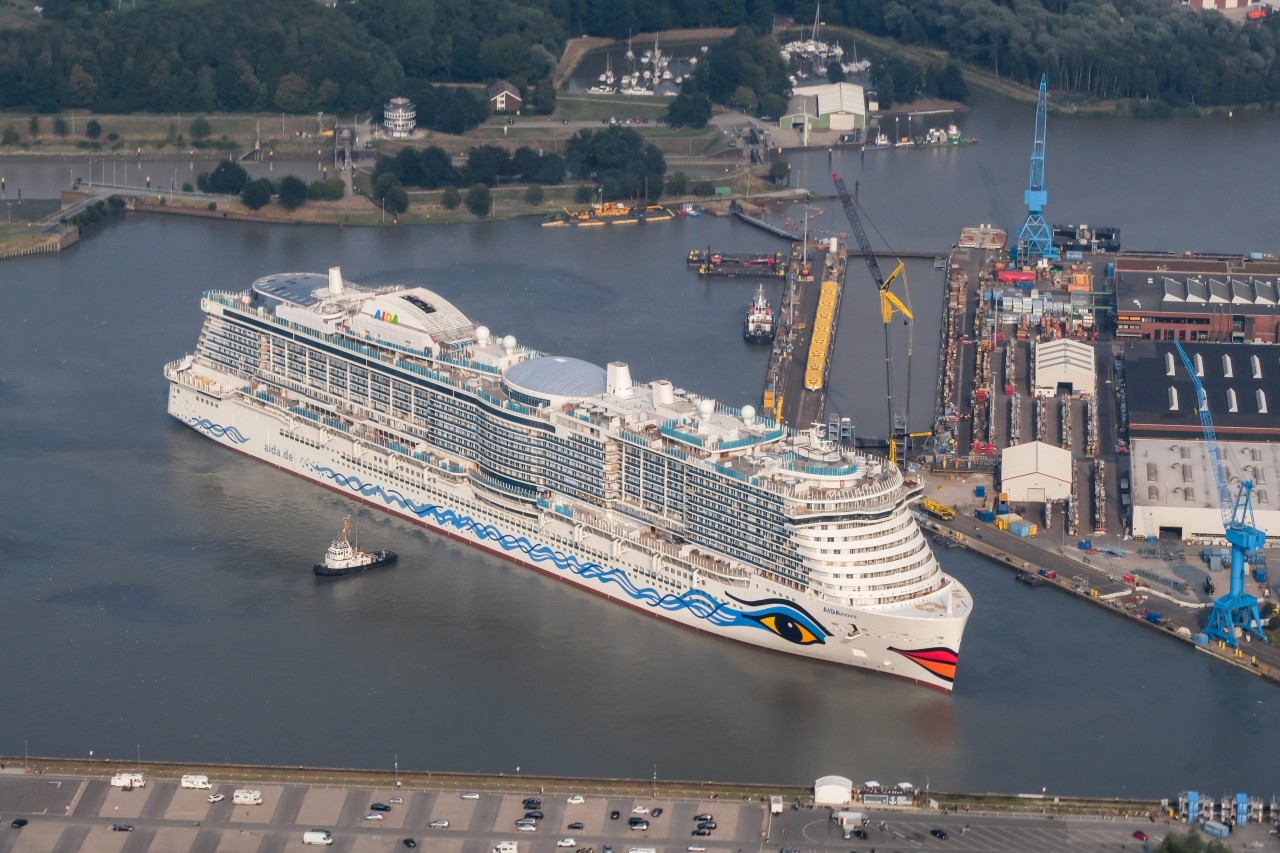 Die „Aida Nova“ im Hafen von Papenburg.