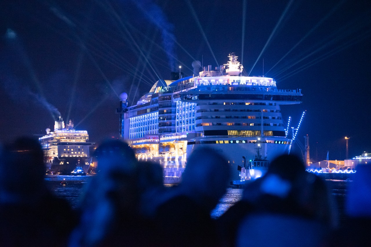 Die „Aida Perla“ bei den Hamburger Cruise Days.