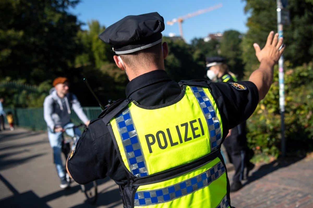 Bremen Autobahn A27 Autokorso Hochzeitsfeier Polizei Schreckschusspistole Ordnungswidrigkeit