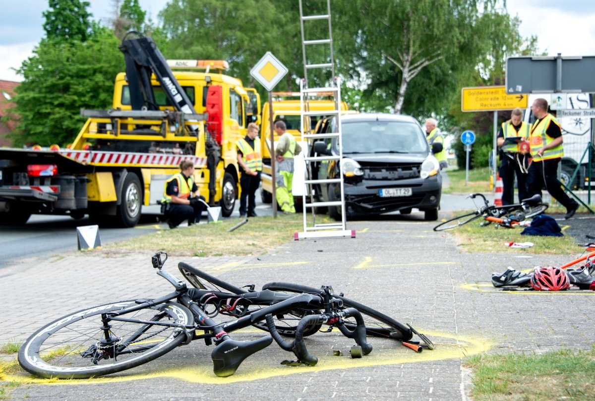 Bremen Unfall Wildeshausen Radfahrer Auto.jpg
