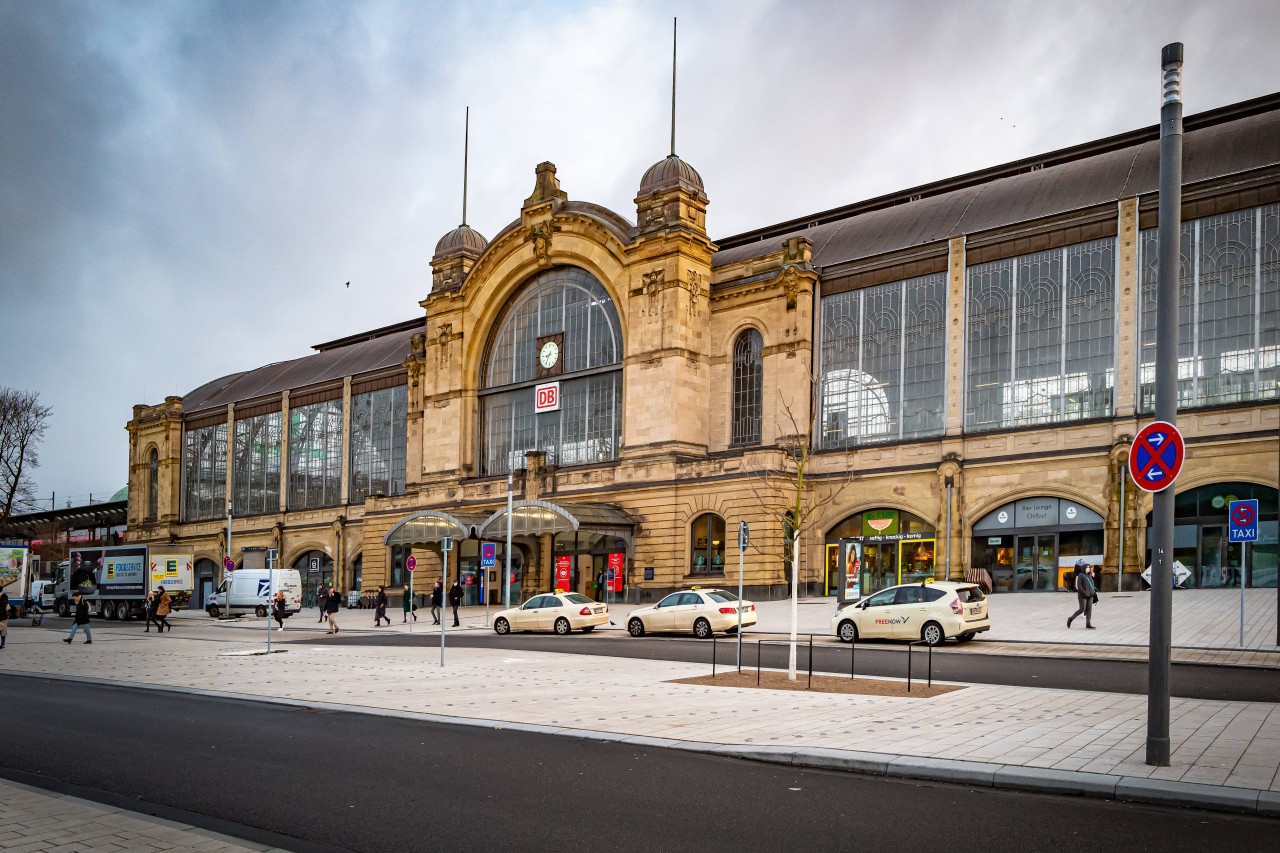 Wird der Edeka-Markt am Bahnhof Dammtor in Hamburg jemals eröffnet?
