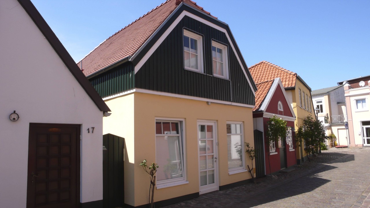 Mit der Veränderungssperre sollen zukünftig Anträge auf Nutzungsänderungen zu Ferienwohnungen auf Fehmarn abgeschmettert werden (Symbolbild). 