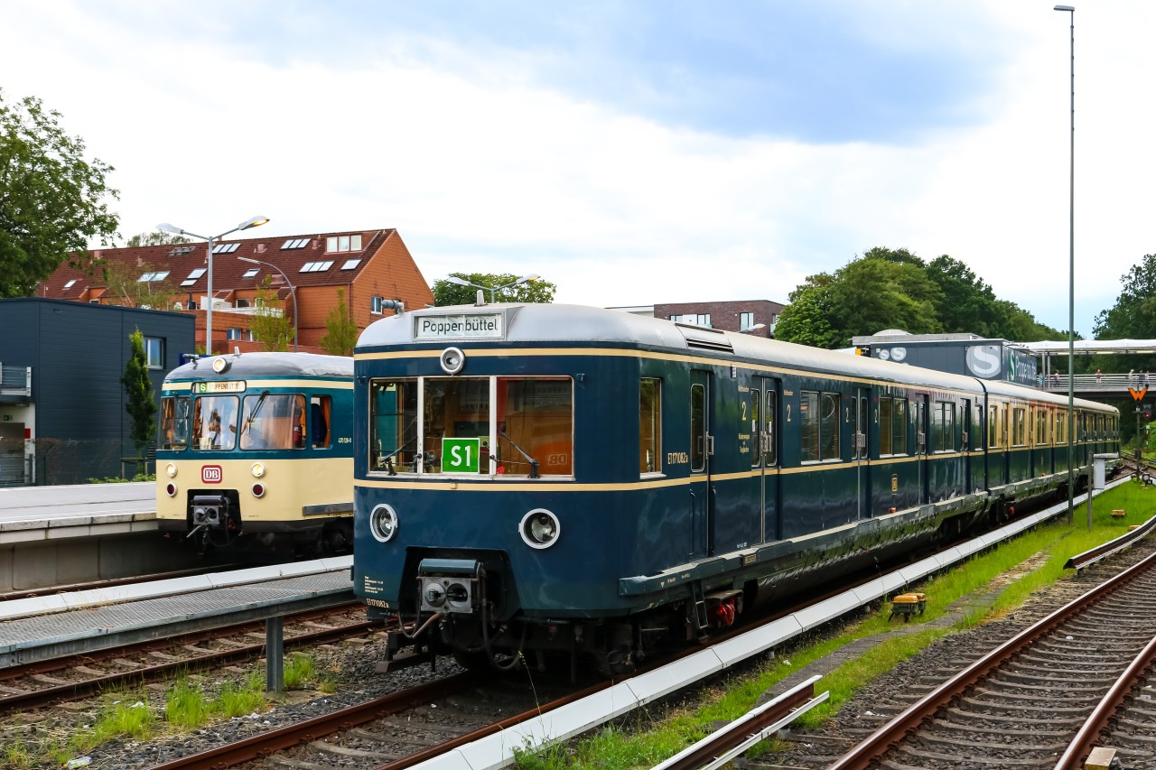 Der blaue Zug, um den sich die historische S-Bahn kümmert, ist der Letzte seiner Art.