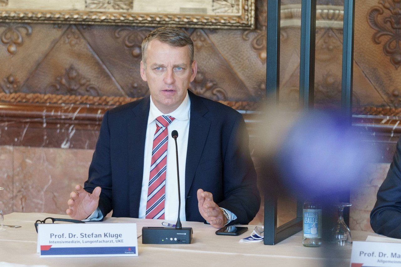 Prof. Dr. Stefan Kluge, Leiter der Intensivmedizin am Universitätsklinikum Hamburg-Eppendorf. (Archivbild)