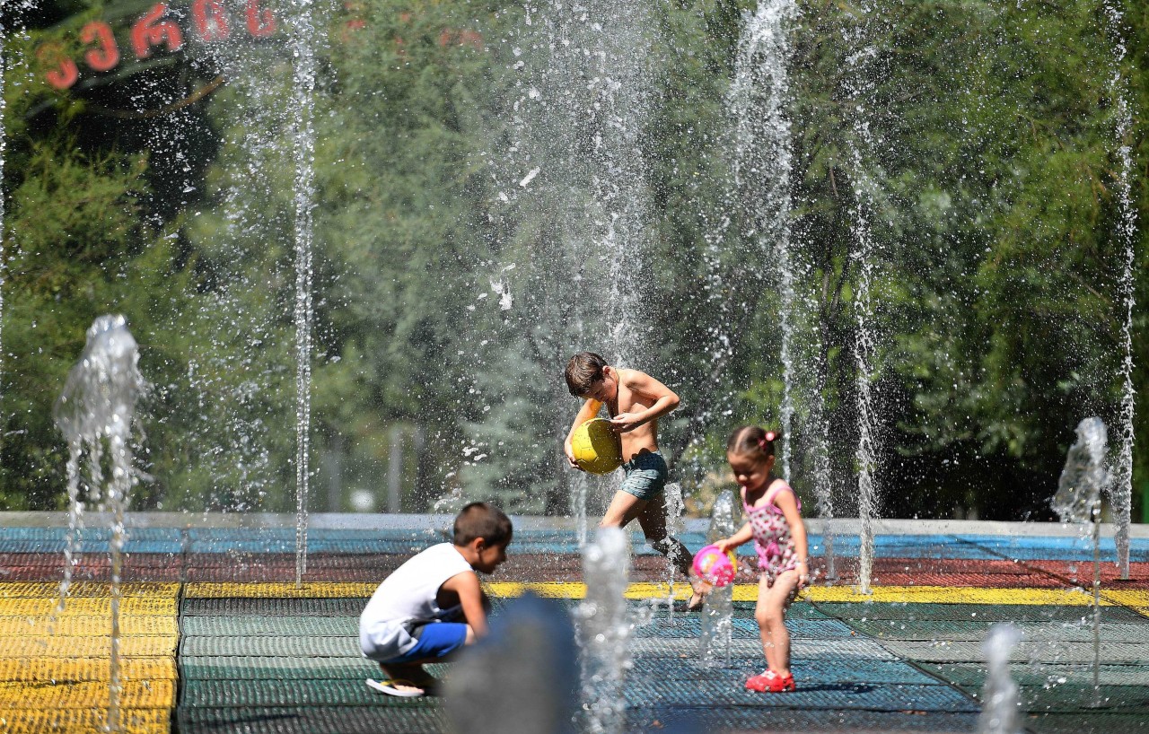 In Hamburg wird um Kinder, die in einem Brunnen spielen, gestritten (Symbolbild).