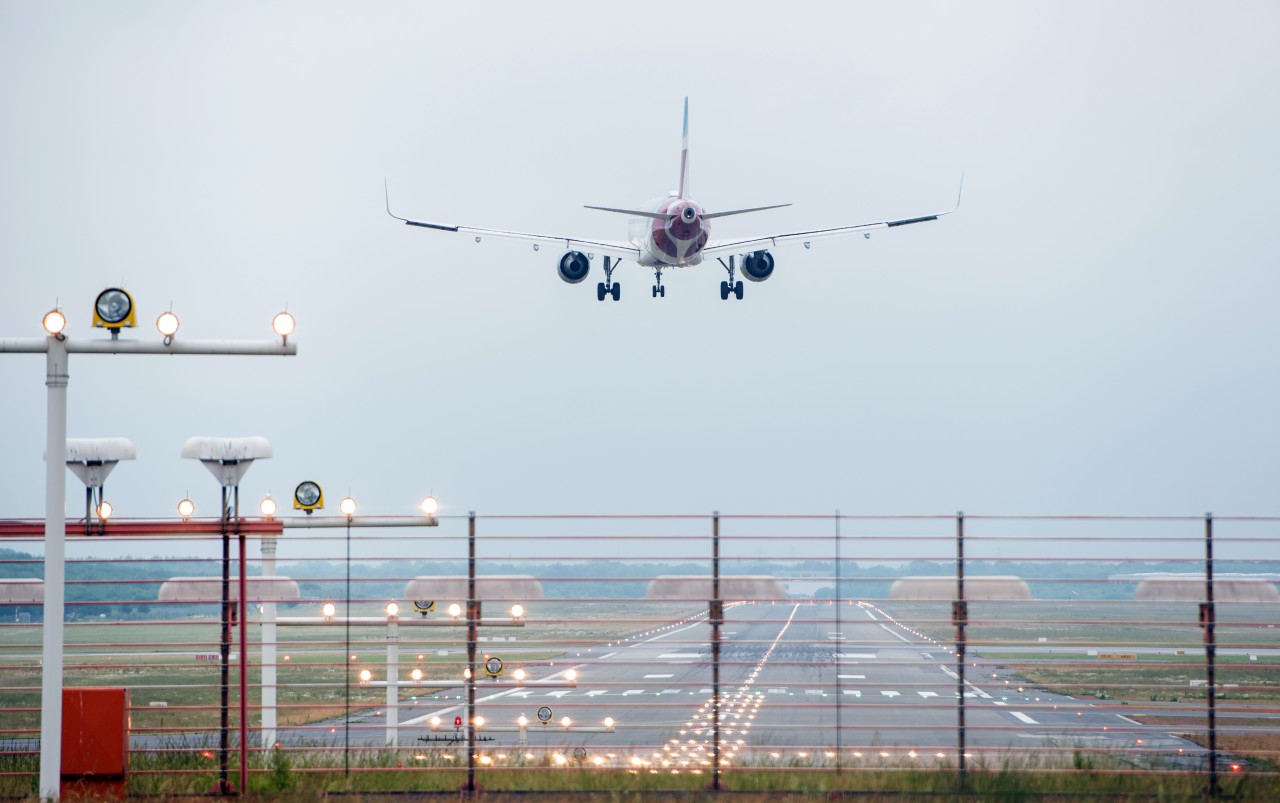 Am Flughafen in Hamburg wird es 2021 Wartungsarbeiten an den Start- und Landebahnen geben.
