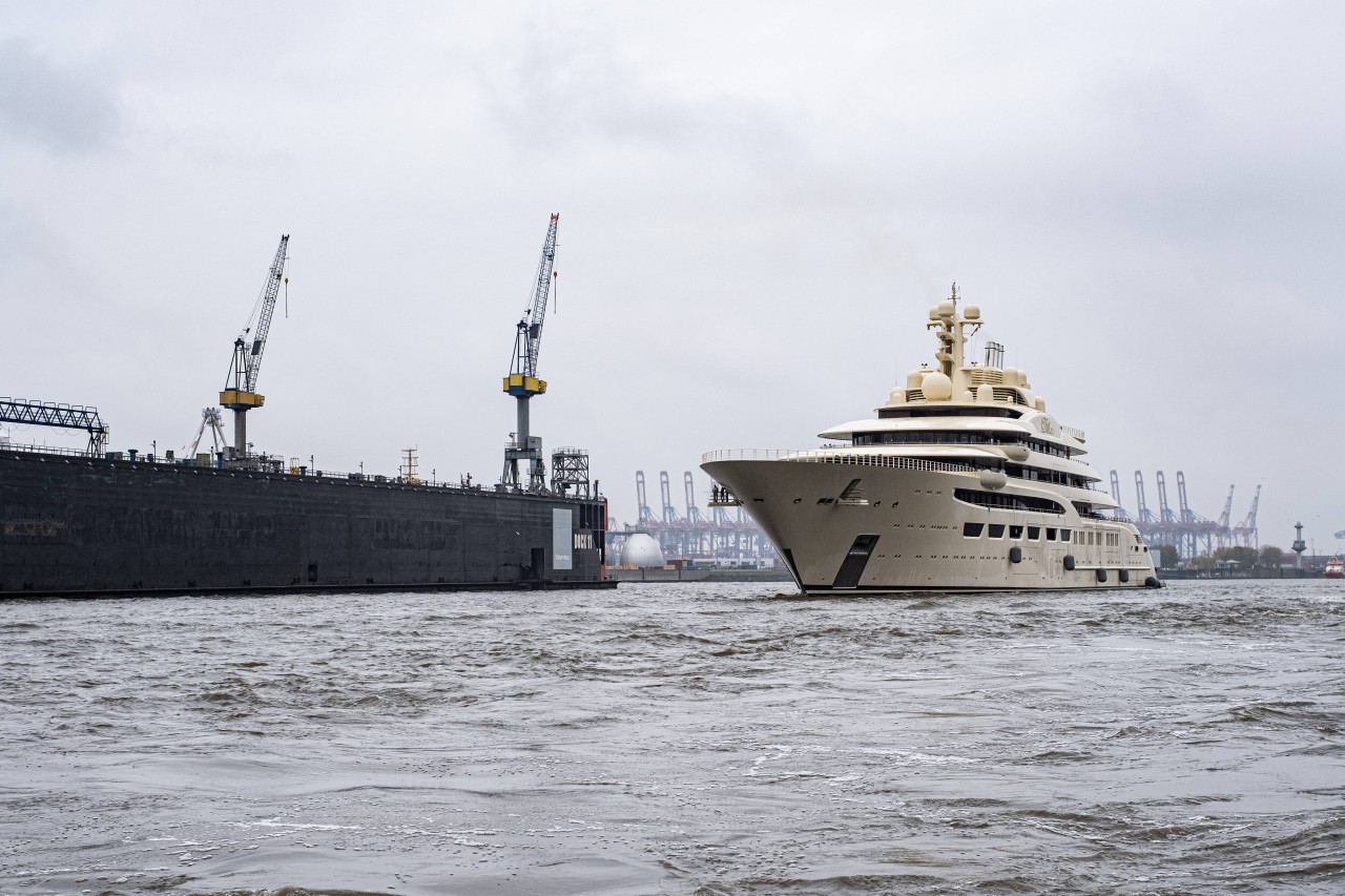 hamburg hafen yacht putin