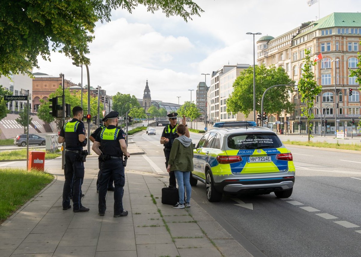 Hamburg Messerattacke Polizei.jpg