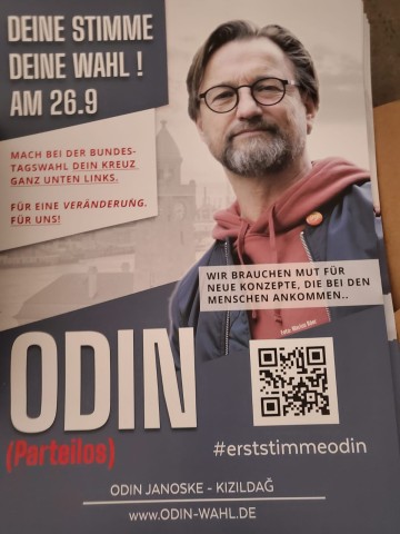 Das Wahlplakat von Odin Janoske-Kizildag, parteiloser Kandidat aus Hamburg. 