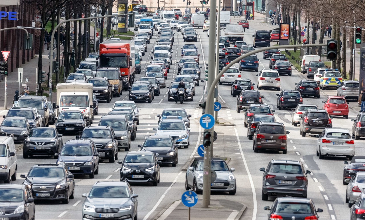 Die Autofahrer aus Hamburg führen eine traurige Statistik an.