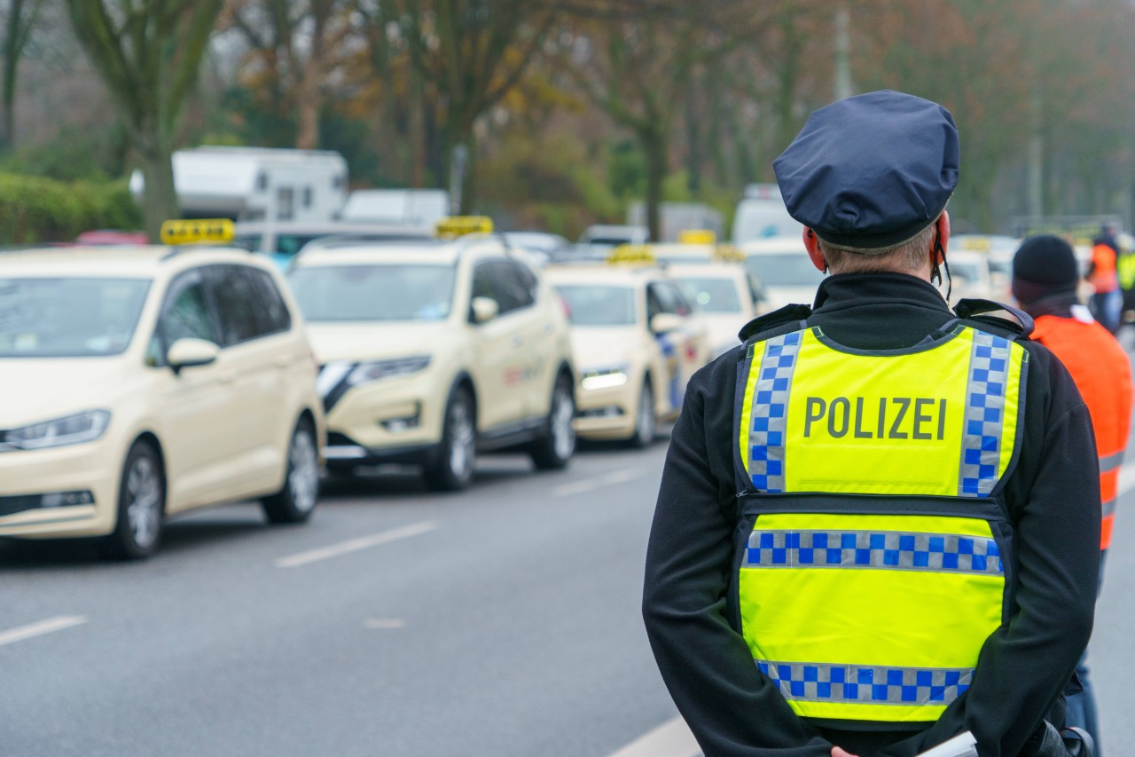 Ein Polizeibeamter in Hamburg.