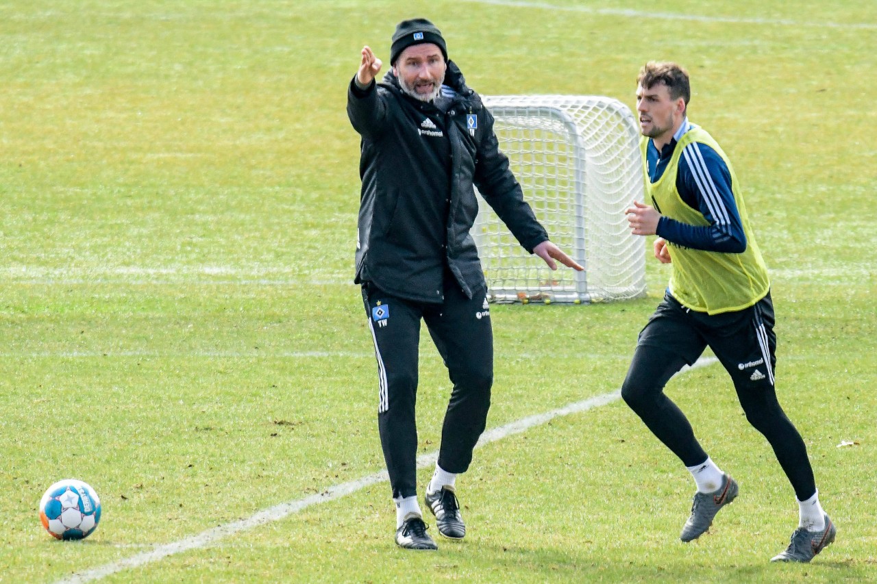 Hamburger SV: Coach Tim Walter schmeißt Spieler vorläufig aus dem Kader.