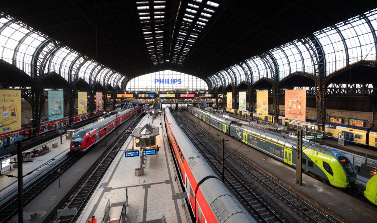 Hauptbahnhof Hamburg.jpg