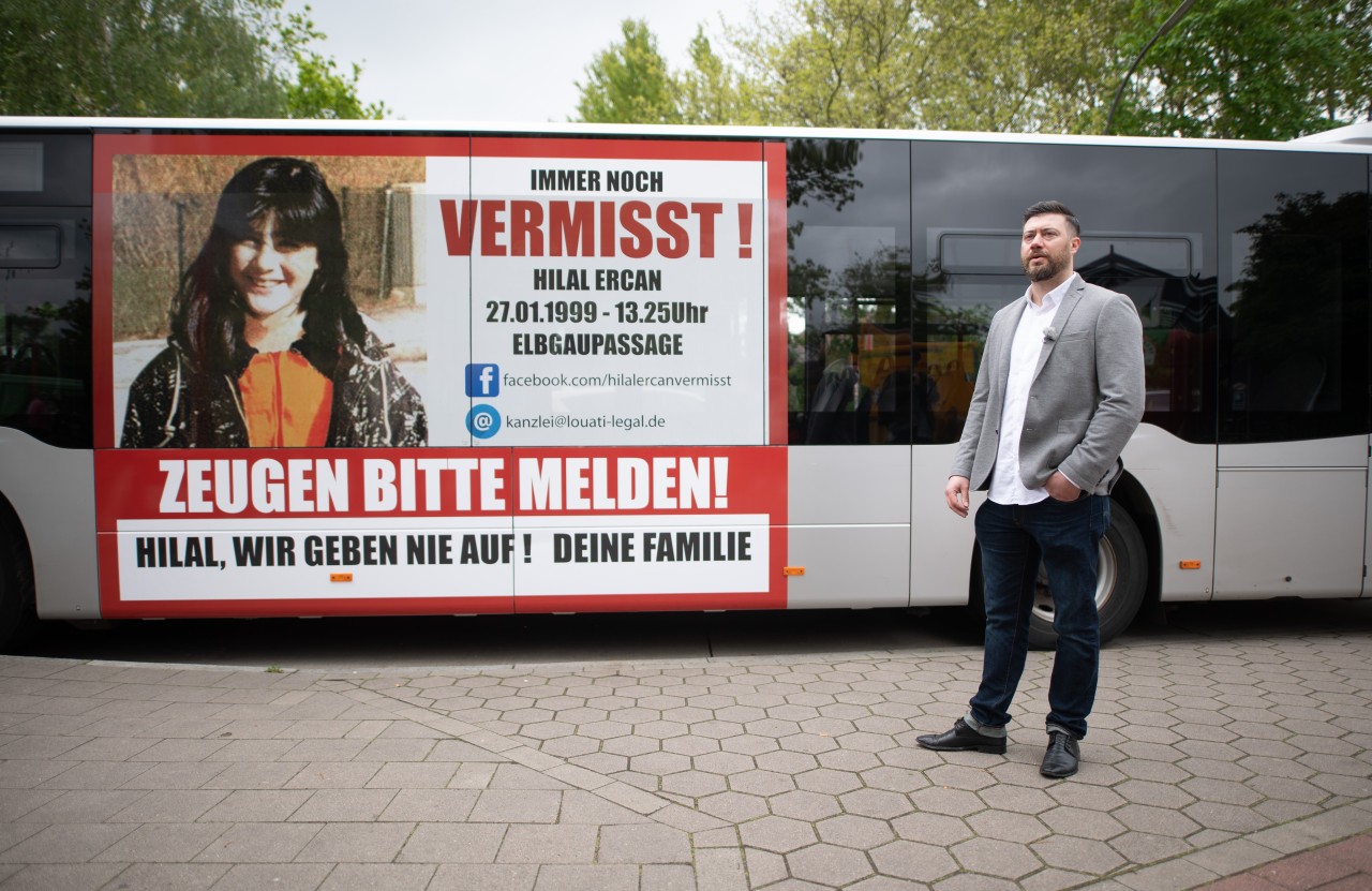 Mit Vermisstenanzeigen auf Bussen wurde nach Hilal Ercan gesucht.