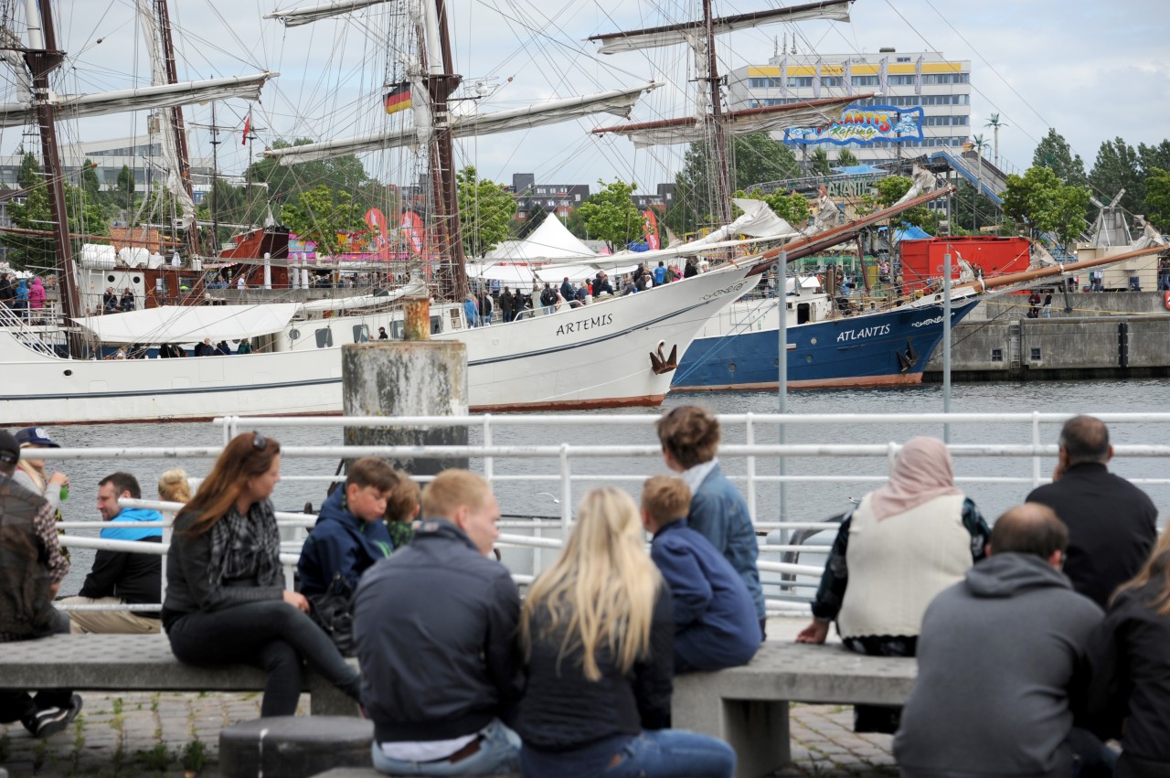 An der Innenförde ist besonders während der Kieler Woche viel Betrieb.