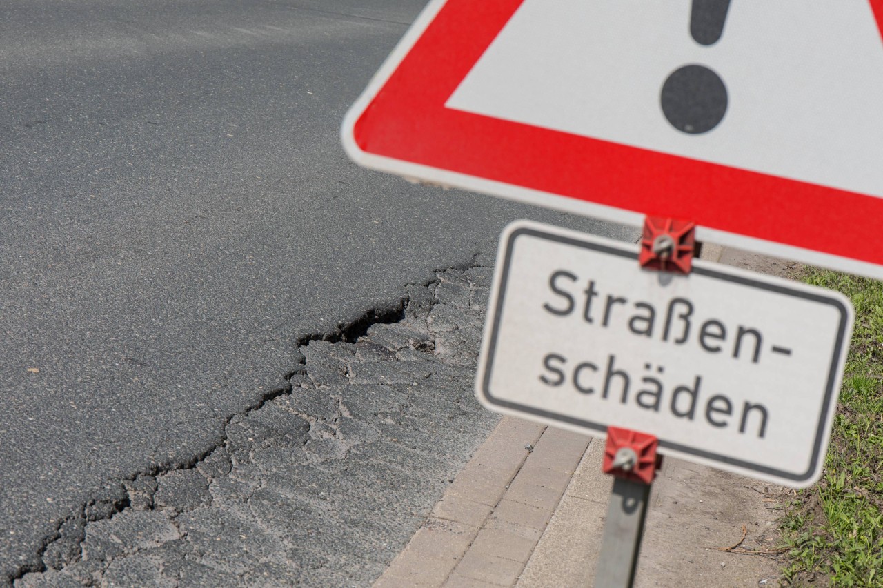 In Kiel bereitet eine katastrophale Straße Einwohnern große Sorgen (Symbolbild). 