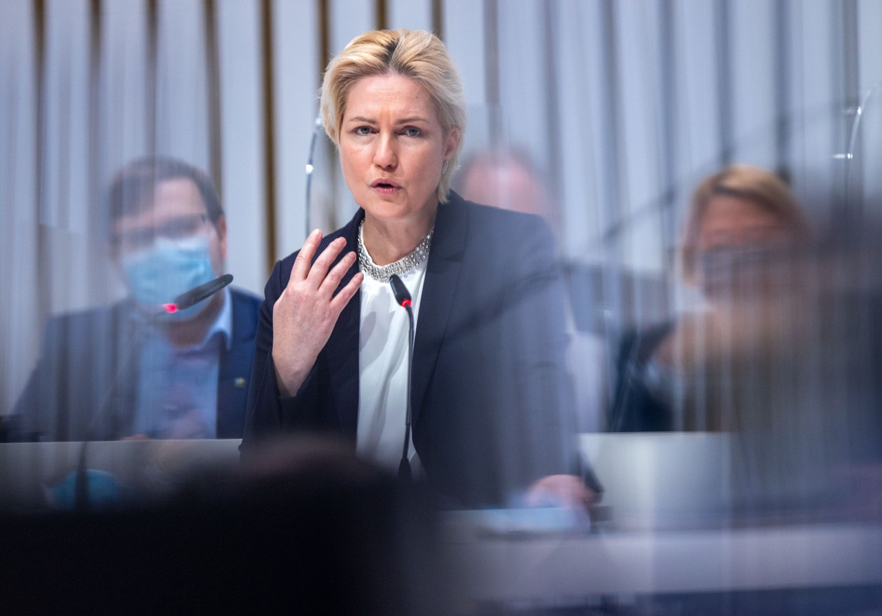 Mit ihrer Umweltstiftung für MV gerät Manuela Schwesig erneut unter Beschuss.