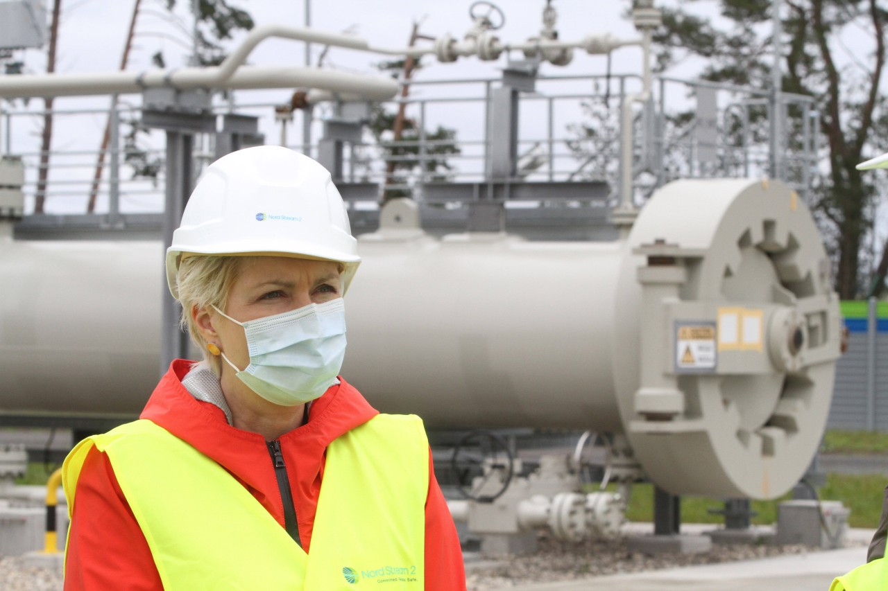 Manuela Schwesig an der Pipeline Nord Stream 2.