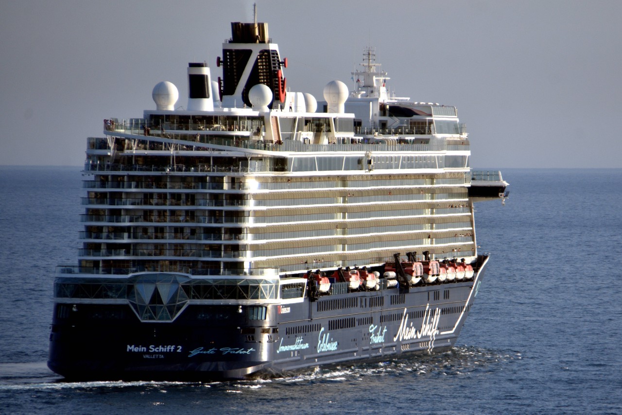 „Mein Schiff“: Das Kreuzfahrtschiff verlässt den Hafen von Marseille in Frankreich