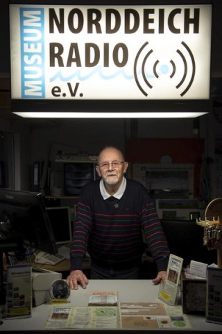 Nordsee: Fritz Deiters, Vorsitzender des Museums „Norddeich Radio“ stellt die traditionsreiche Radiosendung „Gruß an Bord“ vor