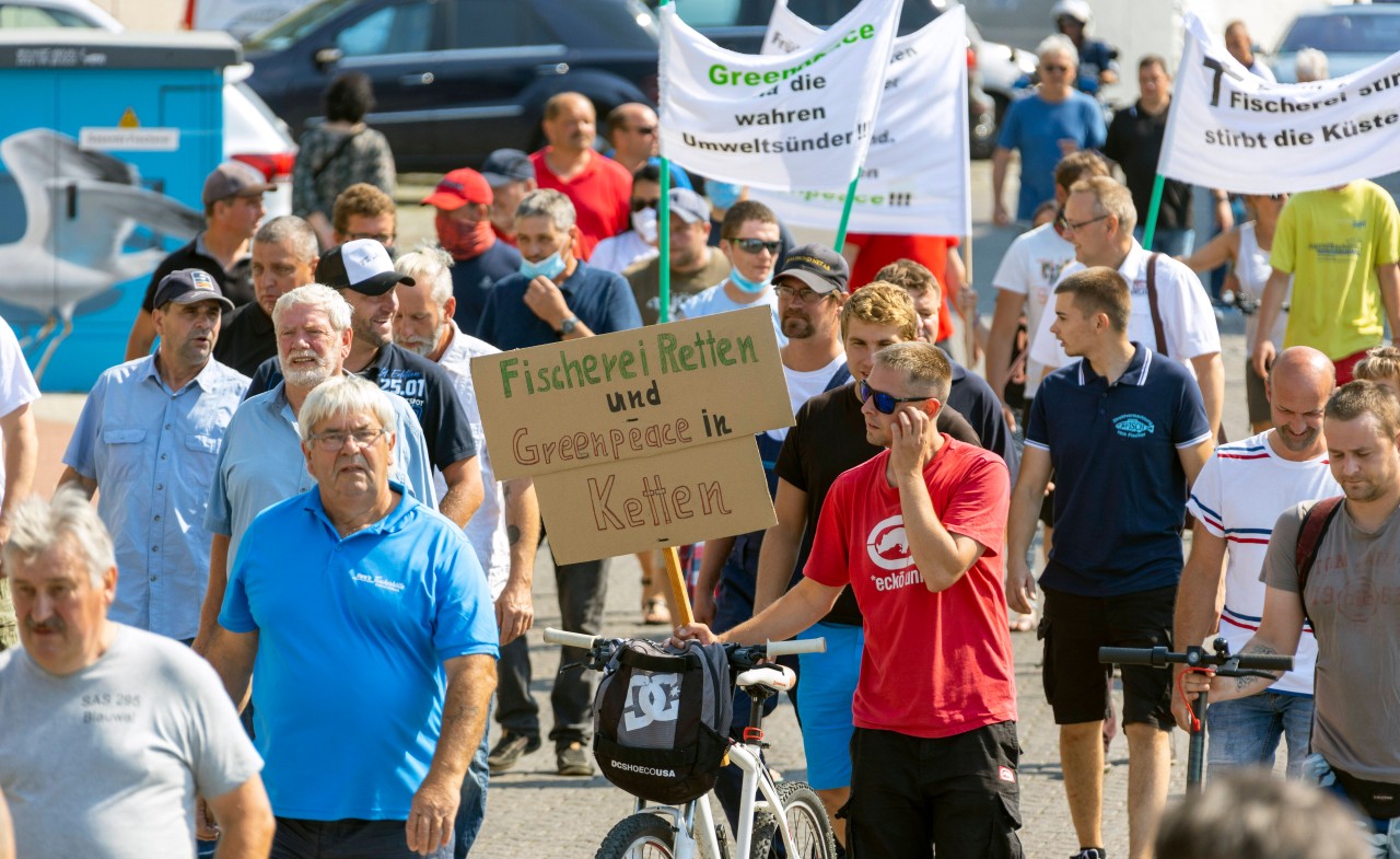 Im August demonstrierten Fischer gegen die Aktion von Greenpeace.