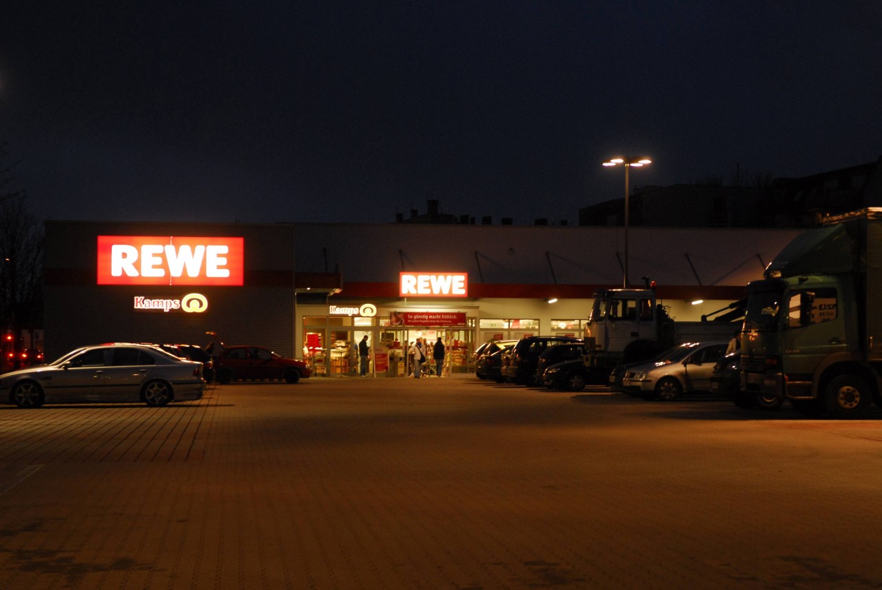 Ein wichtiger Rewe in Kiel wurde modernisiert (Symbolfoto).