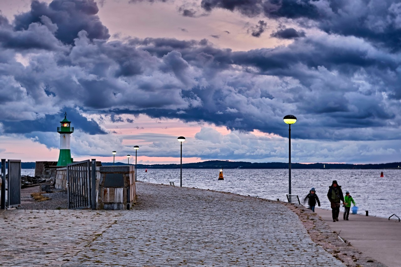 Die Entdeckung eines U-Boots in der Ostsee hat auf der Insel Rügen für viele Fragen gesorgt (Symbolbild). 