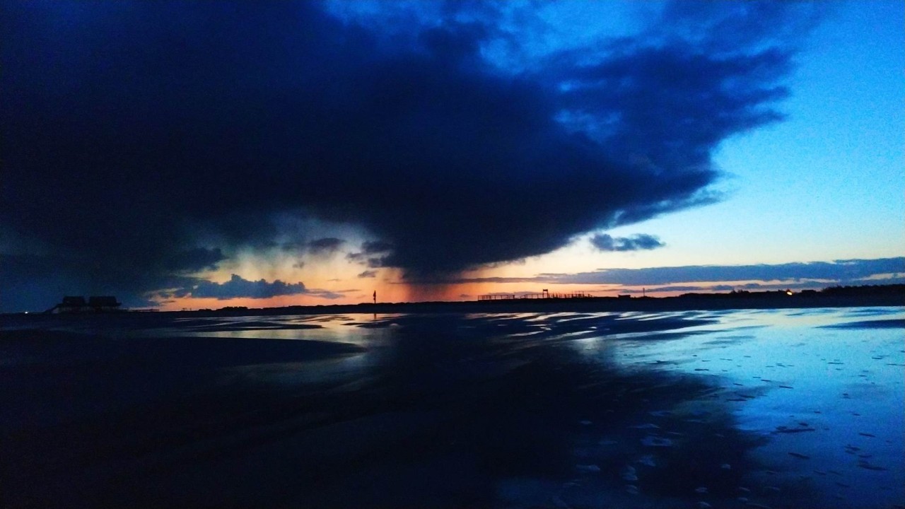 Unheimliches aber beeindruckendes Bild aus Sankt Peter-Ording.