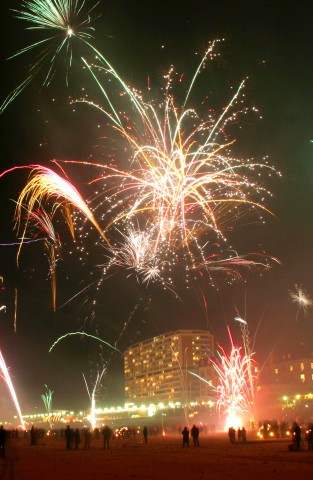 Das Feuerwerk am Strand von Westerland wird in diesem Jahr ausfallen (Archivbild).