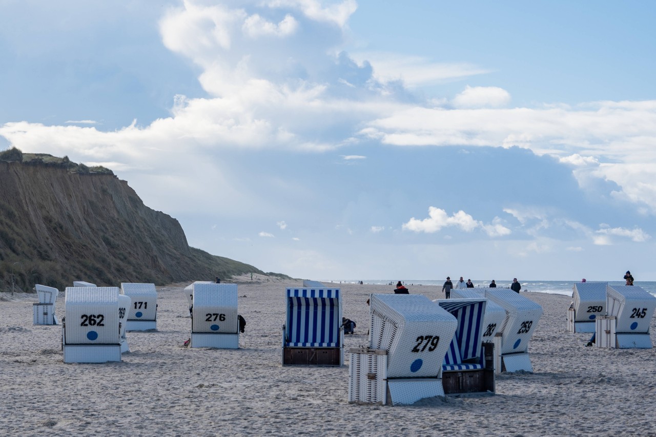 Am Strand von Sylt hat eine Frau eine für sie rätselhafte Entdeckung gemacht (Symbolbild)