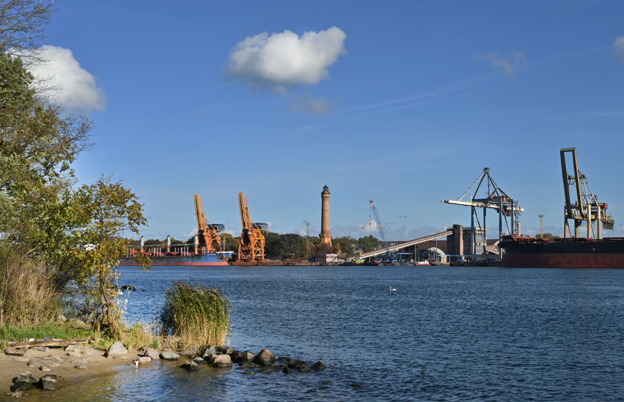 In Swinemünde auf Usedom ist ein großes Containerterminal geplant (Symbolbild). 
