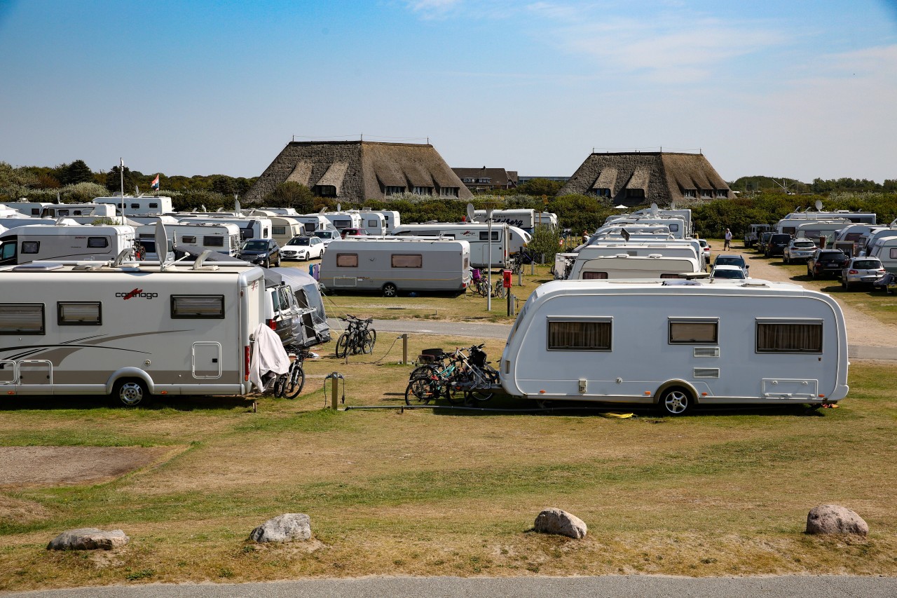 Freie Plätze zum Camping sind auf Sylt rar (Symbolbild).