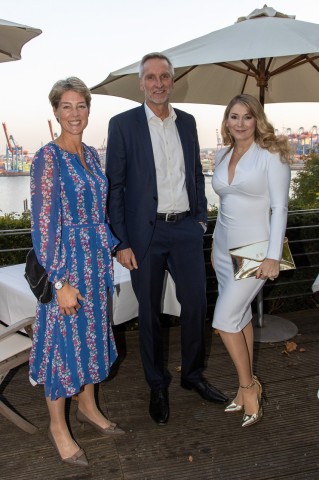 Hamburg: Auch gesellschaftlich ist Torsten Voß gut aufgestellt, hier mit Unternehmerin Christina Block und Schauspielerin Sandra Quadflieg
