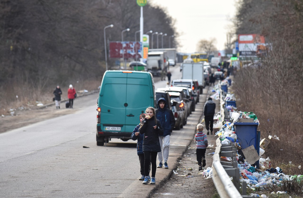 Viele Menschen an der ukrainisch-polnischen Grenze brauchen dringend Hilfe. 