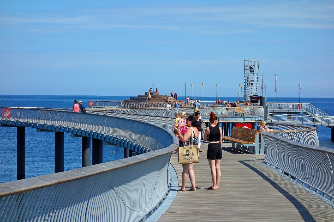 An der Seebrücke in Koserow gibt es jetzt eine aufsehenerregende Neuerung für Usedom-Besucher.